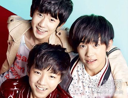 TFBoys最新图片展现青春活力，偶像魅力依旧不减